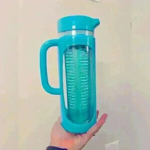Primula flavor pour infused water pitcher/icey water pitcher